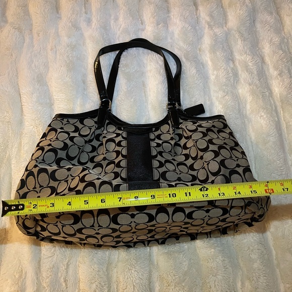 Coach Purse - Picture 7 of 9